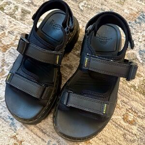 NWOT Dr Martens sandals